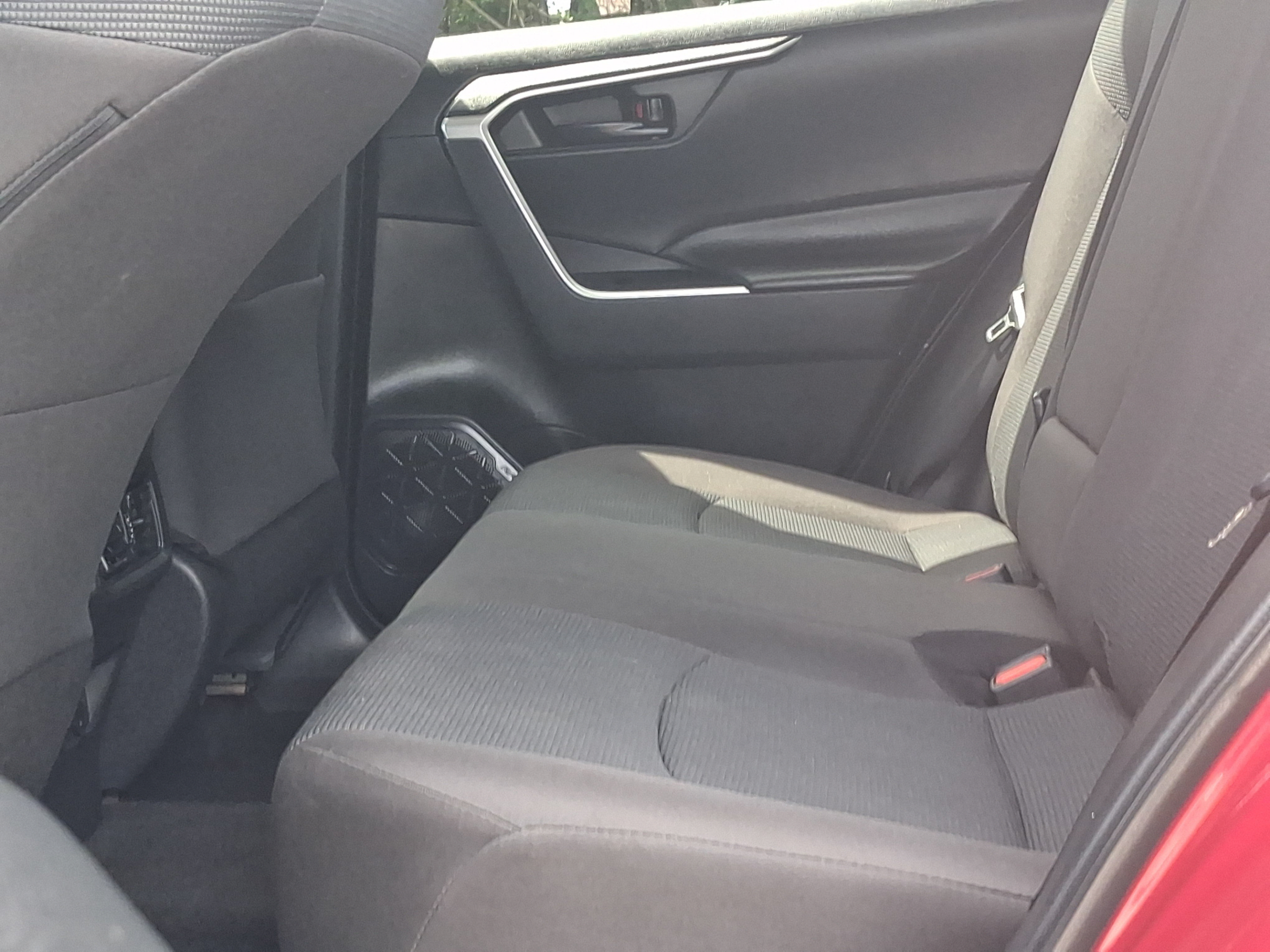 Used 2023 Toyota RAV4 LE FWD image 13