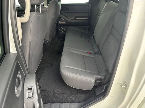 Used 2025 Nissan Frontier S AWD/4WD image 14