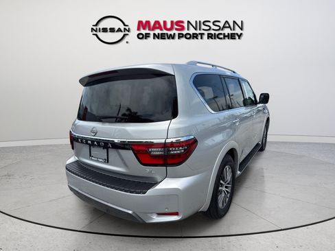 Used 2024 Nissan Armada SL w/ Captain's Chairs Package AWD/4WD image 11
