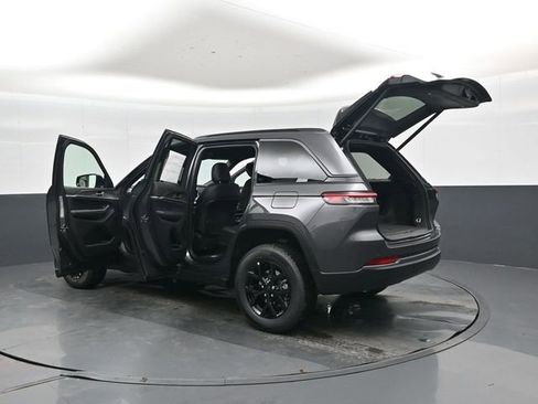 New 2026 Jeep Grand Cherokee Altitude image 47