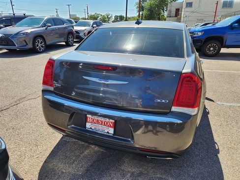 Used 2018 Chrysler 300 Limited AWD/4WD image 2