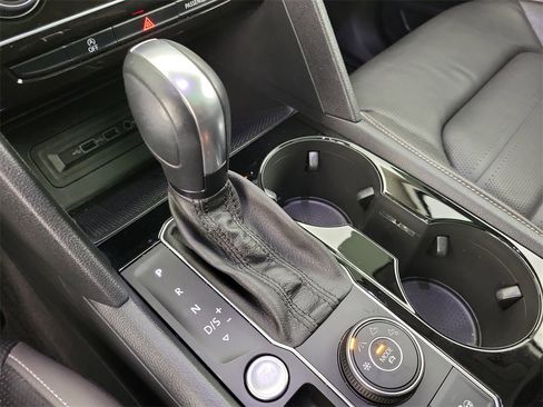 Used 2021 Volkswagen Atlas SEL Premium image 30