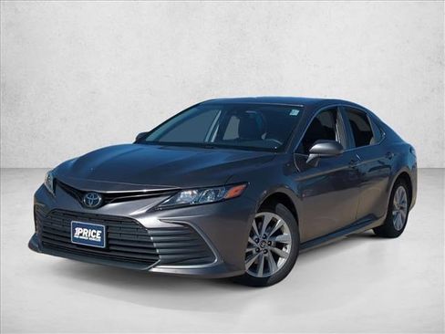 Used 2023 Toyota Camry LE image 1