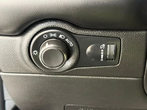 Used 2025 Dodge Durango GT AWD/4WD image 34
