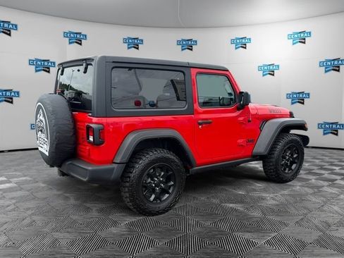 Used 2022 Jeep Wrangler Sport AWD/4WD image 6