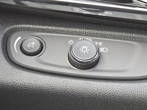 New 2026 Buick Envista Avenir FWD image 15