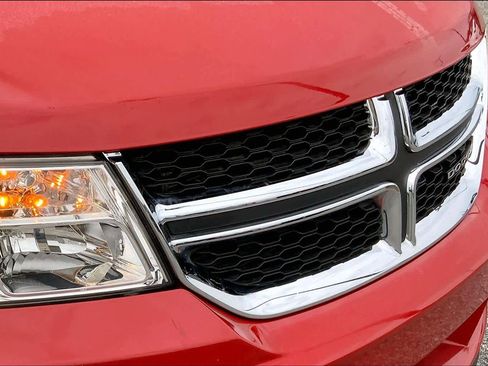 Used 2018 Dodge Journey SE image 27