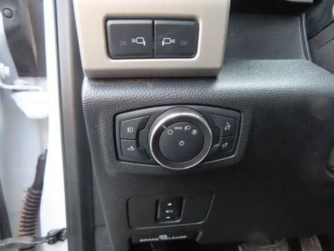 Used 2018 Ford F350 4x4 Crew Cab Super Duty image 32