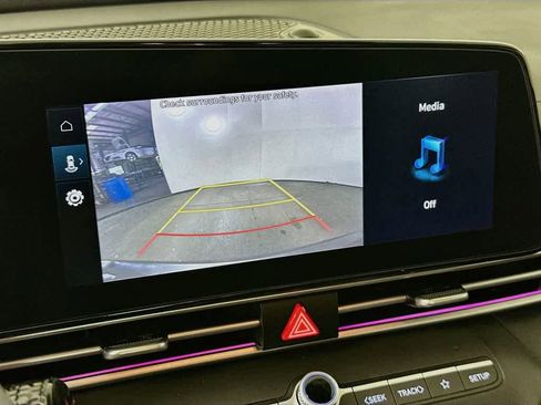 Used 2024 Hyundai Elantra SEL FWD image 28