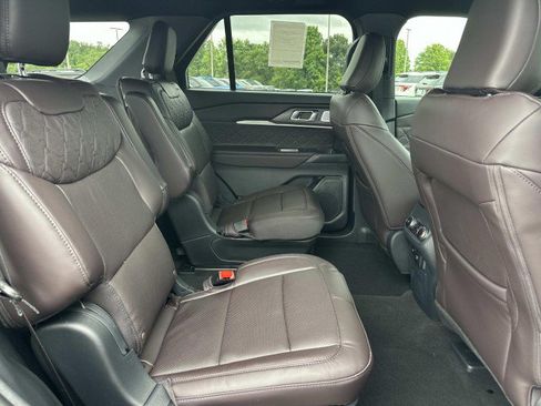 New 2026 Ford Explorer Platinum w/ LUX Leather Package AWD/4WD image 15