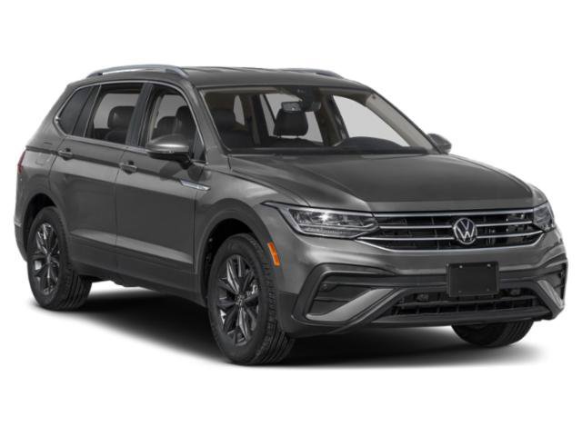 Used 2023 Volkswagen Tiguan SE w/ Panoramic Sunroof Package FWD image 6