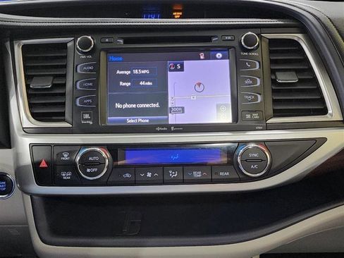 Used 2015 Toyota Highlander Limited w/ Driver Technology Package image 19