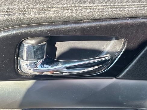 Used 2017 Nissan Maxima SR FWD image 8