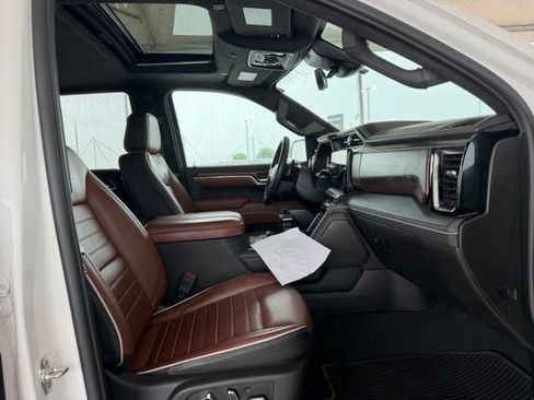 Used 2025 GMC Sierra 1500 Denali Ultimate AWD/4WD image 11