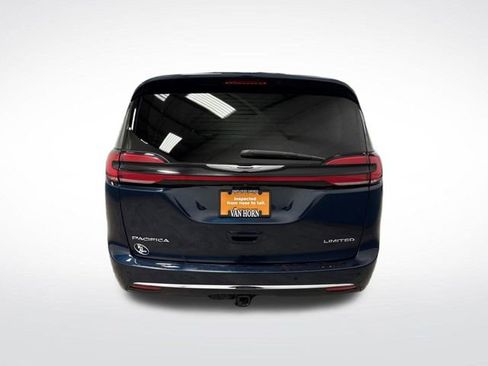 Used 2024 Chrysler Pacifica Limited w/ Trailer Tow Group image 14