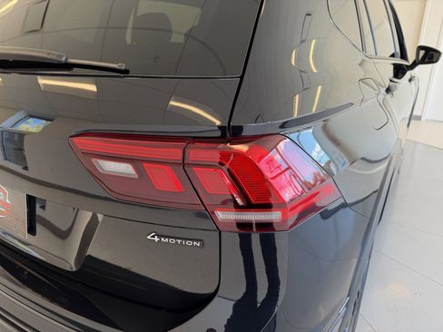 Used 2022 Volkswagen Tiguan SE R-Line AWD/4WD image 44