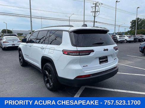 Used 2025 Jeep Grand Cherokee L Limited w/ Black Appearance Package AWD/4WD image 4