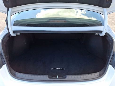 Certified 2025 Hyundai Elantra Sport FWD image 28