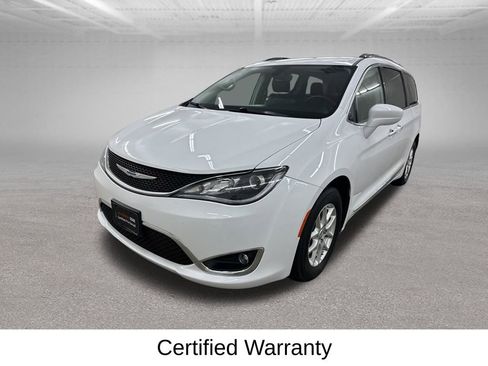 Used 2020 Chrysler Pacifica Touring-L FWD image 8