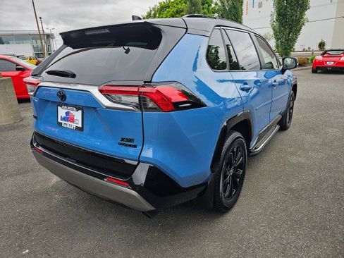 Used 2022 Toyota RAV4 XSE image 9