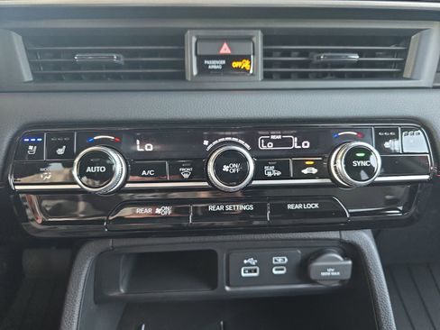 New 2025 Honda Pilot Black Edition image 25