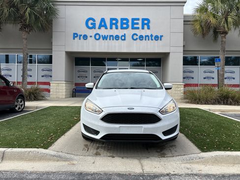 Used 2018 Ford Focus SE image 8