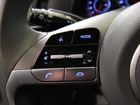 Used 2023 Hyundai Elantra SEL image 25