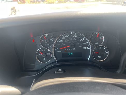 New 2025 Chevrolet Express 3500 Work Van w/ Driver Convenience Package image 17