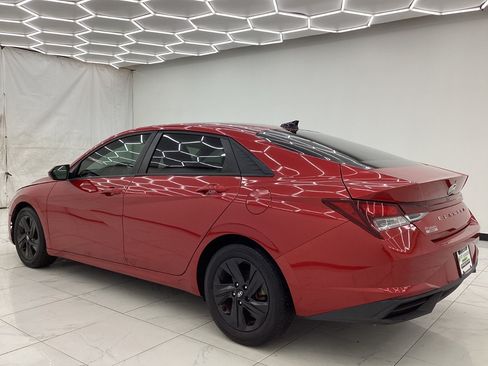 Used 2022 Hyundai Elantra SEL FWD image 11