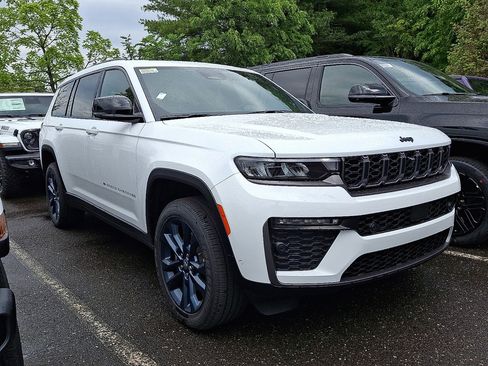 New 2026 Jeep Grand Cherokee L Limited AWD/4WD image 3