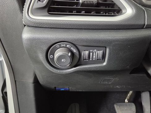 New 2026 Chrysler Pacifica Select image 19