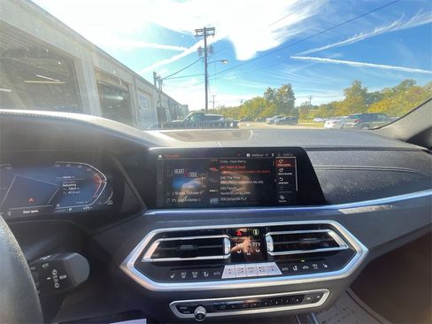 Used 2023 BMW X5 sDrive40i w/ Premium Package image 16