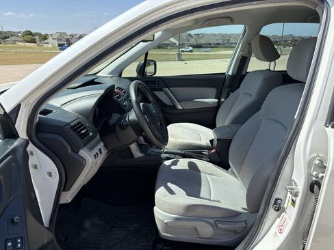 Used 2015 Subaru Forester 2.5i w/ Alloy Wheel Package AWD/4WD image 9