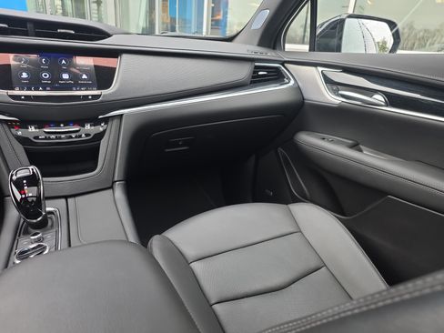 Used 2025 Cadillac XT5 Premium Luxury image 37