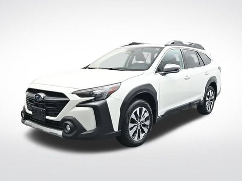 Used 2025 Subaru Outback Touring AWD/4WD image 3