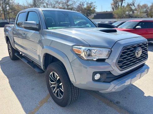 Used 2020 Toyota Tacoma TRD Sport w/ TRD Premium Sport Package image 7