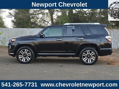Used 2016 Toyota 4Runner Limited image 8