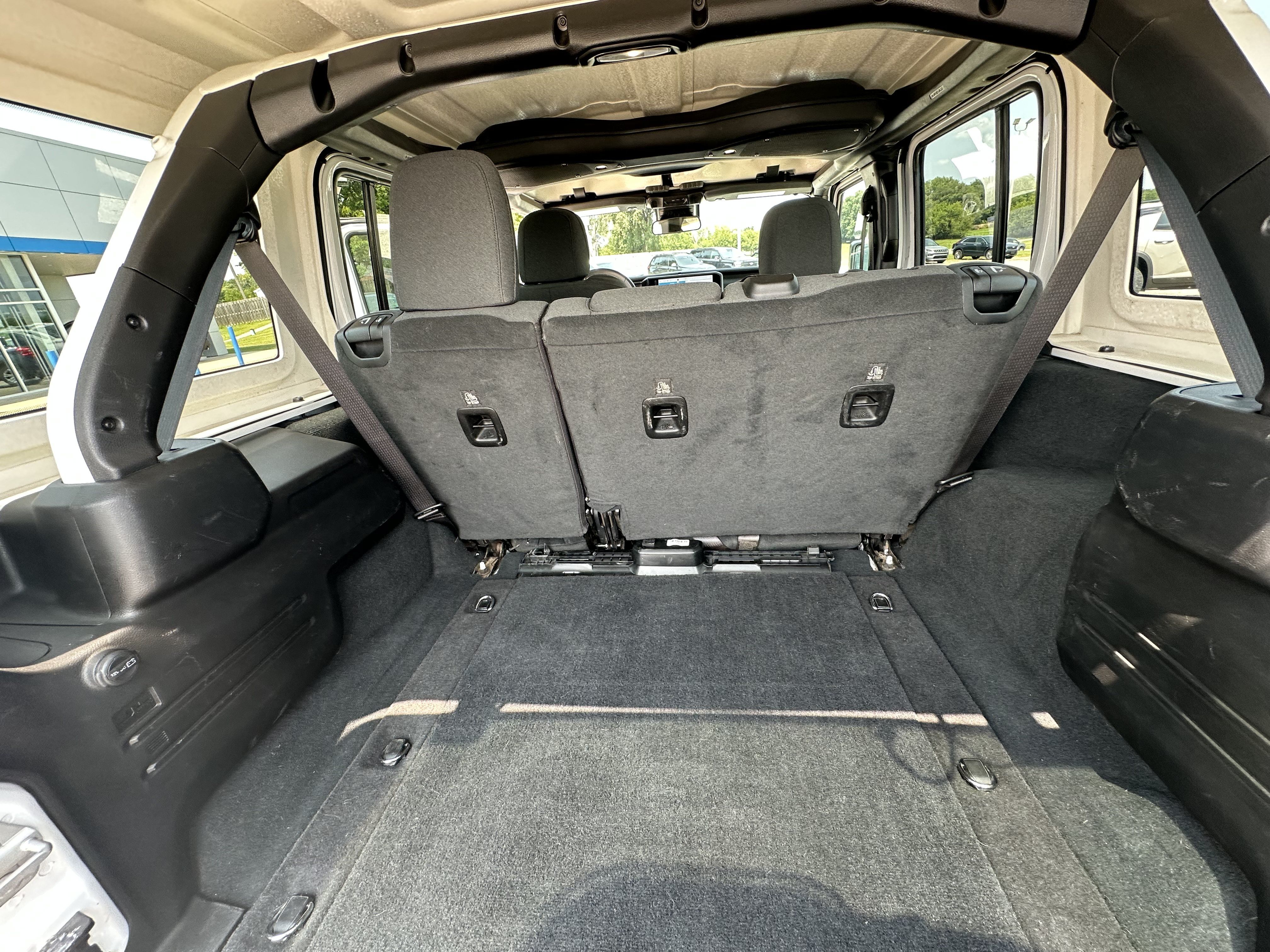 Used 2024 Jeep Wrangler Unlimited Rubicon AWD/4WD image 24