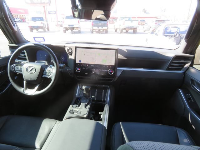 Used 2024 Lexus GX 550 AWD/4WD image 16