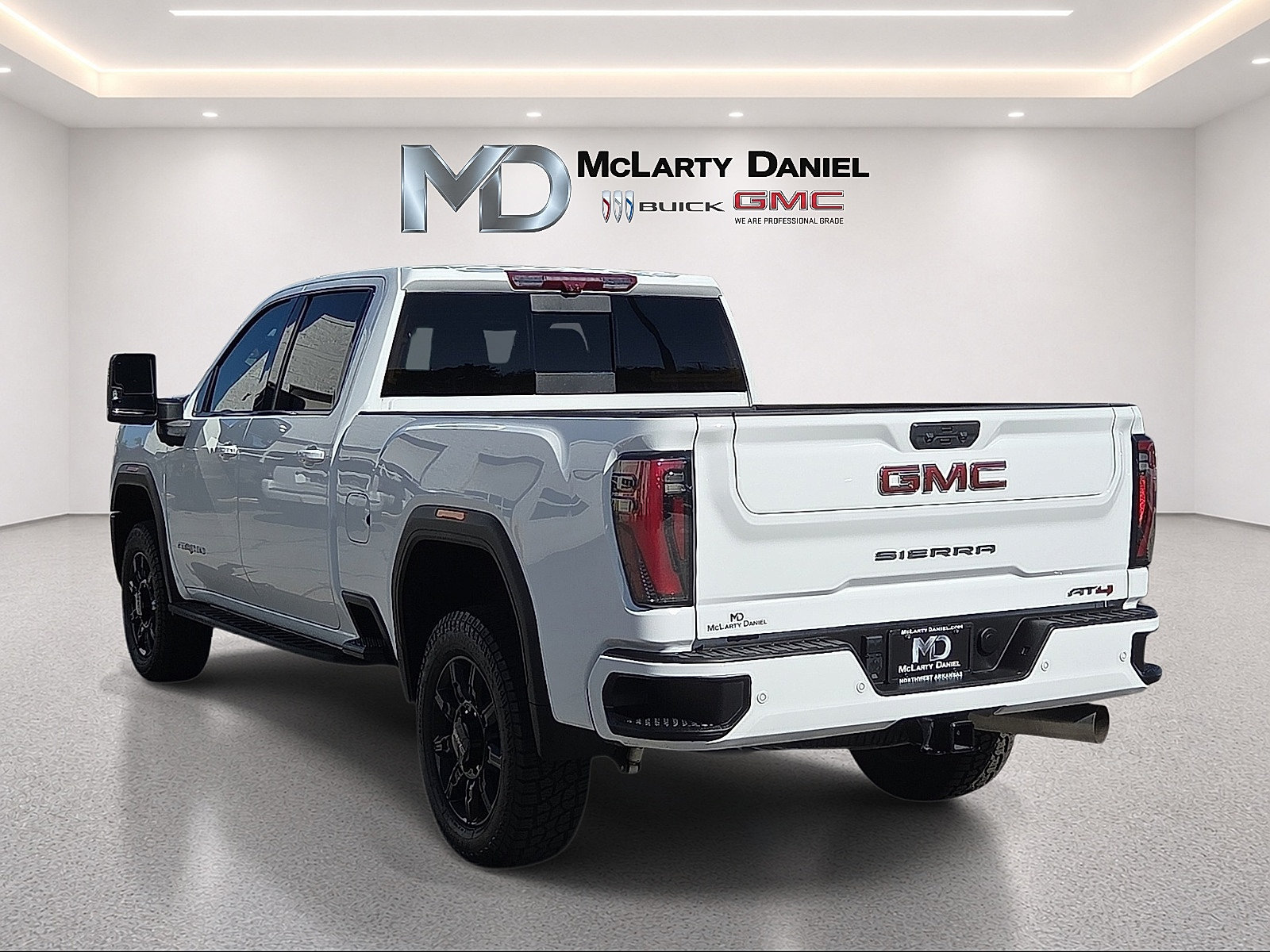 Used 2024 GMC Sierra 2500 AT4 w/ AT4 Premium Plus Package AWD/4WD image 13