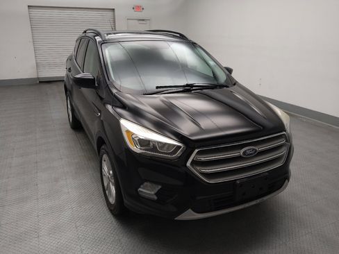 Used 2017 Ford Escape SE w/ Equipment Group 201A FWD image 13