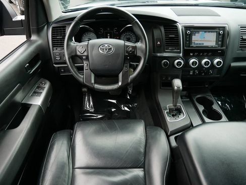 Used 2018 Toyota Sequoia TRD Sport AWD/4WD image 12