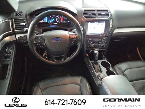 Used 2017 Ford Explorer XLT w/ Equipment Group 202A AWD/4WD image 19