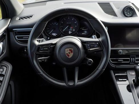 Used 2023 Porsche Macan Turbo image 5