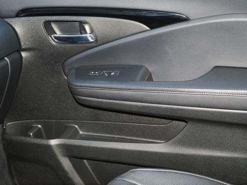 Used 2022 Honda Pilot Touring image 32