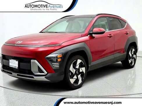 Used 2025 Hyundai Kona Limited AWD/4WD image 1