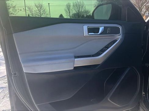 Used 2022 Ford Explorer XLT w/ Equipment Group 202A image 25