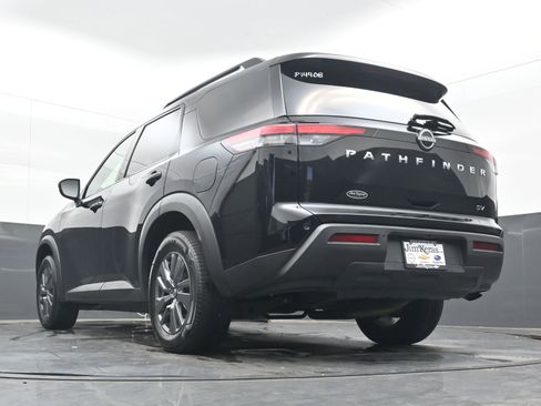Used 2024 Nissan Pathfinder SV image 28