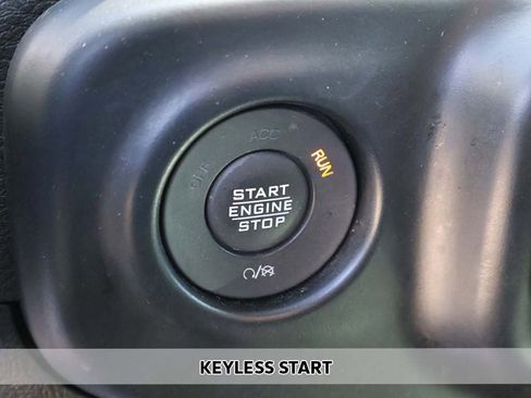 Used 2022 Jeep Gladiator Overland AWD/4WD image 4