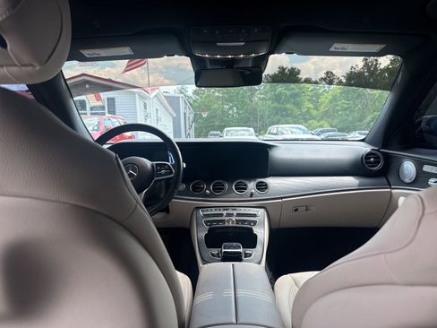 Used 2020 Mercedes-Benz E 350 Sedan image 12